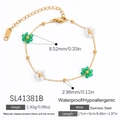Bracciale in acciaio inossidabile placcato oro 18K con fiori di perline verdi e bianchi - Stile Fiore Verde e Bianco (SL41382B)