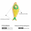 Ciondolo a pesce dorato in acciaio inossidabile con smalto giallo-verde e cristallo - Stile Pesce Smalto Giallo Verde (PJ91884A)