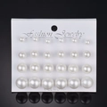 Juego de 12 pares de elegantes pendientes de perlas blancas de varios tamaños en tarjeta - Juego de Pendientes de Botón de Perlas Artificiales (2 B2104)