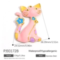 Katzenanhänger aus Emaille in Rosa und 18K Gold vergoldetem Edelstahl mit Blumen - Rosa Blumenkatzen-Stil (PJ93172B)