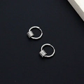 Orecchini a cerchio in argento per uomo e donna con quattro piccoli anelli in zircone - Orecchini a Cerchio (X900-A)