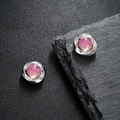 Clip per orecchi in pietra occhio di gatto rosa con design Möbius e chiusura magnetica - Rosa (X905-F)