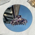 Eleganter violetter marmorierter Acetat Haarklammer die den blauen Himmel im Spiegel spiegelt - Lila Gold Marmor
