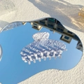 Große Haarklammer aus Acetat mit lila-weißer Marmorierung auf reflektierendem Grund - Klassischer Eisriss / 10.5cm