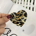 Fermaglio per capelli a cuore leopardato con scritta dorata Vannie elegante - 5cm / Leopardato Nero