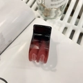 Eleganter rechteckiger Haarklammer mit schwarz-weinrotem Farbverlauf und Glanzfinish - Rot-Schwarz Farbverlauf
