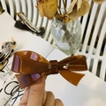 Elegante pinza para el cabello de acetato ámbar con lazo y cierre de resorte metálico - Marrón Jelly