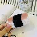 Nahaufnahme der Haarspange aus Acetat in Pink, Schwarz und Marmor-Optik für Damen - Sushi-Groß / Ca. 8cm