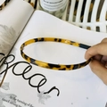 Diadema fina de acetato con estampado de leopardo y carey vintage para mujer - Estilo Carey Oscuro