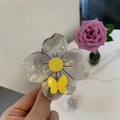 Pinza de pelo con forma de flor y mariposa en acetato gris iridiscente con pedrería - Flor Gris Transparente