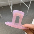 Elegant translucent pink bow hair claw clip made of resin with spring grip - Butterfly Buckle Hat Middle Claw (Approx 8cm) / Jelly Pink