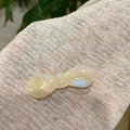 Cremeweiße Acetat-Schleifen-Haarspange mit goldener France Handmade Aufschrift und Perlmutt - Weißes Perlmutt