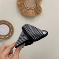 Pinza para el pelo triangular de tela a cuadros blancos y negros estilo británico vintage - Pinza Triangular Tela Cuadrícula Negra Pequeña