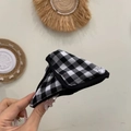 Pinza para el pelo de tela de cuadros británicos con detalle de botón plateado - Pinza Triangular Tela Cuadrícula Negra Ancha