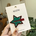 Detalle de pinza para el pelo en forma de estrella con diamantes en tarjeta Alline - Clip Sin Rastro de Strass Verde / Verde