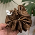 Luxurious chocolate brown PU leather scrunchie with high elasticity and elegant bow design - Scrunchie (PU Leather Texture) / Brown Coffee