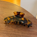 Pinza per capelli classica in acetato leopardato con finitura tartarugata e otto denti - Tartarugato Scuro