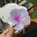 Irisierende Blumen Haarklammer in Lila-Rosa-Verlauf für elegante Frisuren Stylings - Five-Petal Claw / Lila Laser-Rosa Staubblatt