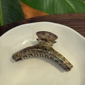 Pince à cheveux rétro en acétate avec effet écaille de tortue marbré et doré - Pince Française