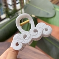 Dettaglio del fermaglio per capelli da 8 cm in acetato marmorizzato con onde - Grigio Cemento