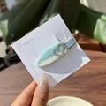 Pinza para el pelo de acetato jaspeado azul con corazón de strass en tarjeta de exhibición - Chocolate de Menta (Mármol Azul Blanco)
