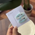 Elegante set van ovale acetaat haarspelden met blauw marmerpatroon op kaart - Munt Chocolade Ovale Clip