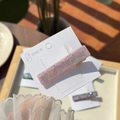 Fermaglio in acetato rosa traslucido con strass e dettagli floreali argentati in rilievo - Becco Anatra Loto Nuvola / Lilla