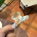 Pinza para el pelo de flor en acetato con textura de mármol y muelle de metal dorado - Color de Primavera