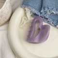 Élégante pince à cheveux violette en forme de cœur style français sur une assiette blanche - Cœur Ajouré - Petit