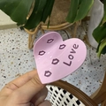 Pinza de pelo de corazón en acetato rosa con texto Love púrpura y diseño de labios - Aprox. 6,5 cm / Púrpura - Corazón LOVE