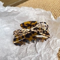 Elegant tortoise shell hair claw clip with leopard print bow for women's hairstyles - Dark Tortoise - Bow Claw Clip