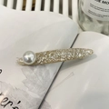 Elegante pinza para el pelo de resina crema con escamas de nácar y perla grande - Beige