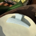 Light blue heart pattern hair claw clip with EKG design on beige ceramic plate - Blue (Blue Base White Signal)