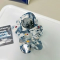 Simpatica molletta per capelli astronauta in acetato marmorizzato blu e bianco - Molletta Astronauta Mimetica Blu