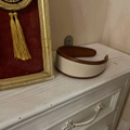 Diadema ancha vintage francesa con pata de gallo en blanco crema y cuero marrón - Estilo Retro Ancho con Rayas / Beige