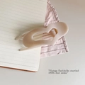 Pinza de pelo minimalista rosa claro en forma de corazón con diseño calado elegante - Rosa Nude Claro