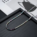 Irillerende geometrische kralenketting met metaalglans en zilveren karabijnsluiting - Iriserende geometrische kralenketting (L1104-A)