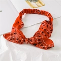 Rode haarband met paisley-print, verstelbare konijnenoren strik en elastische band - Rood