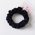 Elastico per capelli in velluto blu scuro con consistenza morbida e lucentezza - Blu navy