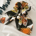 Scrunchie in seta con stampa tarocchi, lunghe orecchie di coniglio e ciondolo a perla - 3# Poker Verde Scuro