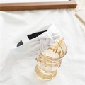 Serre-tête large croisé en tissu brillant blanc perle pour accessoire de cheveux - Blanc