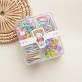 Vue détaillée d'élastiques colorés et de pinces Mickey dans une boîte transparente - Style Barrette Oreille Cartoon