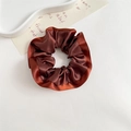Elastic satin scrunchie in reddish brown with silk glossy finish and ruffled edges - Wood Ear Edge Satin Reddish Brown