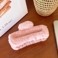 Grande molletta per capelli in finta pelliccia rosa su una calda base in legno - Quadrato Rosa Peluche 14cm