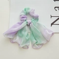 Detail von Haargummi aus Chiffon mit lila und minzgrünem Batikmuster und Bändern - Lila-Grün Tie-Dye