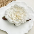 Elegante molletta per capelli a pivoine avorio con petali stratificati e foglie - Bianco Peonia