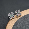 Orecchini a perno a croce con zirconi colorati e pietre multicolori in argento - Croce di Diamanti Multicolore (Un Paio)