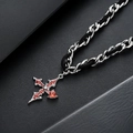 Collier croix gothique avec gemme coeur rouge et chaîne mixte en métal argenté cuir - Style Croix Coeur (L1076-A)
