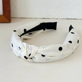 Diadema elegante de tela blanca con lunares negros y un diseño de nudo superior - Anudado Lunares Blanco