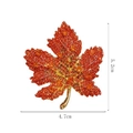 Ahornblatt-Brosche mit orangen Kristallen und Goldbasis, Größe 5,2 cm x 4,7 cm - Rot
